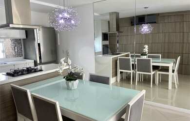 Imagem: O apartamento possui 3 Dormitórios, 2 Banheiros, 2 Vagas na