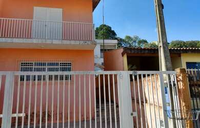 Imagem: A casa possui 3 Dormitórios, 2 Banheiros, 10m² de Área e