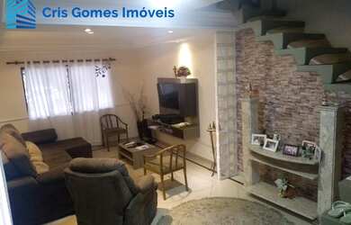 Imagem: A casa possui 4 Dormitórios, 1 Banheiro, 2 Vagas na garagem