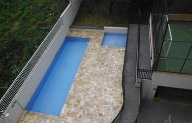 Imagem: O apartamento possui 2 Dormitórios, 1 Banheiro, 2 Vagas na