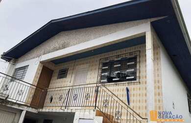 Imagem: A casa possui 3 Dormitórios, 2 Banheiros, 253m² de Área e