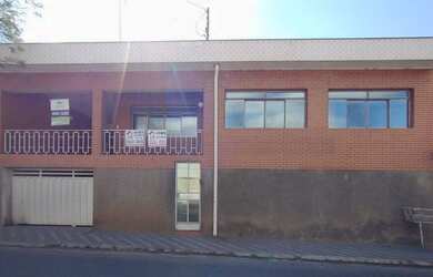 Imagem: A casa possui 3 Dormitórios, 3 Banheiros, 1 Vaga na garagem