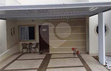 Imagem: A casa em condomínio possui 2 Dormitórios, 3 Banheiros, 2