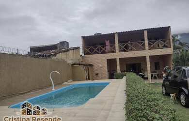 Imagem: A casa possui 2 Dormitórios, 4 Banheiros, 280m² de Área e