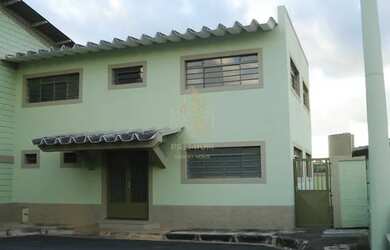 Imagem: O depósito possui 4 Vagas na garagem e 1130m² de Área e está