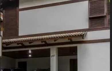 Imagem: A casa possui 4 Dormitórios, 4 Banheiros, 4 Vagas na garagem