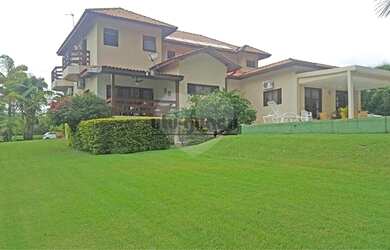 Imagem: A casa em condomínio possui 4 Dormitórios, 5 Banheiros, 5