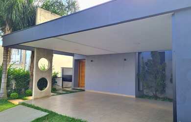 Imagem: A casa em condomínio possui 3 Dormitórios, 2 Banheiros, 2