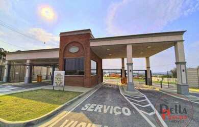 Imagem: A casa em condomínio possui 3 Dormitórios, 4 Banheiros, 4