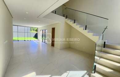 Imagem: A casa em condomínio possui 3 Dormitórios, 4 Banheiros, 2