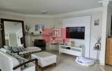 Imagem: O apartamento possui 4 Dormitórios, 5 Banheiros, 3 Vagas na