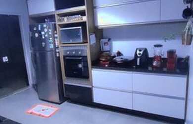 Imagem: A casa possui 3 Dormitórios, 4 Banheiros, 3 Vagas na garagem