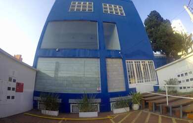 Imagem: O apartamento possui 5 Banheiros, 3 Vagas na garagem, 1.159m²