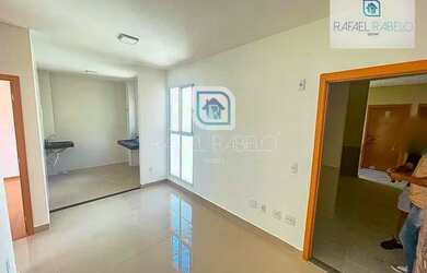 Imagem: O apartamento possui 2 Dormitórios, 1 Banheiro, 1 Vaga na garagem