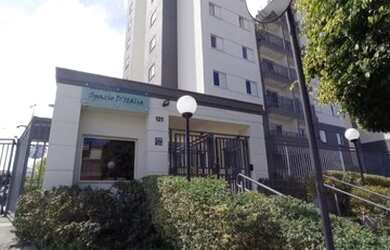 Imagem: O apartamento possui 3 Dormitórios, 1 Banheiro, 2 Vagas na