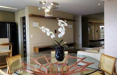 Imagem: O apartamento possui 2 Dormitórios, 1 Banheiro, 2 Vagas na