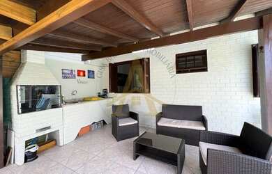 Imagem 3: Exclusividade Gisa Barros Imobiliária! Geminado com piscina no Centro de Imbé!