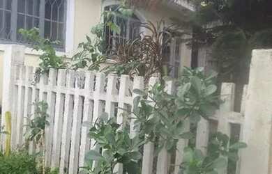 Imagem: A casa possui 2 Dormitórios, 1 Banheiro e está localizado