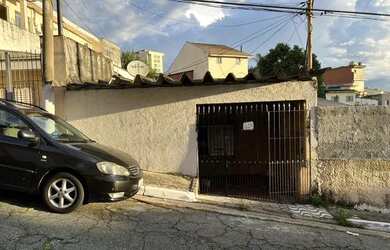 Imagem: A casa possui 3 Dormitórios, 3 Banheiros, 1 Vaga na garagem
