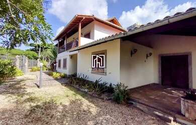 Imagem: A casa em condomínio possui 5 Dormitórios, 5 Banheiros, 3