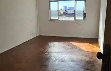 Imagem: O apartamento possui 3 Dormitórios, 1 Banheiro e 77m² de Área