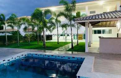 Imagem: A casa em condomínio possui 4 Dormitórios, 5 Banheiros, 4