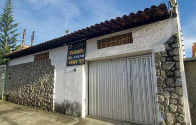 Imagem: A casa possui 3 Dormitórios, 3 Banheiros, 3 Vagas na garagem