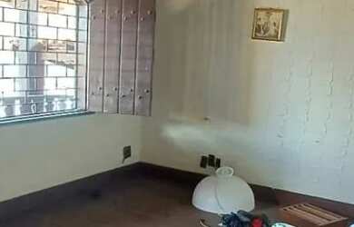 Imagem 2: Casa Grande Estilo Colonial Mais Um Galpão- Terreno com 1500m²