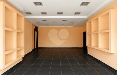 Imagem: O depósito possui 67m² de Área e está localizado em Água