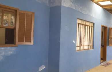 Imagem: A casa possui 2 Dormitórios, Acomodam 4 pessoas, 1 Vaga na