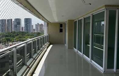 Imagem: O apartamento possui 4 Dormitórios, 4 Banheiros, 4 Vagas na