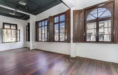 Imagem: A casa possui 5 Dormitórios, 5 Banheiros, 5 Vagas na garagem