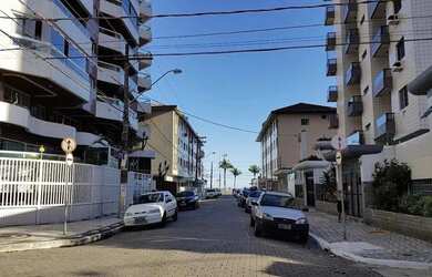 Imagem: O apartamento possui 1 Dormitório, 1 Banheiro, 1 Vaga na garagem