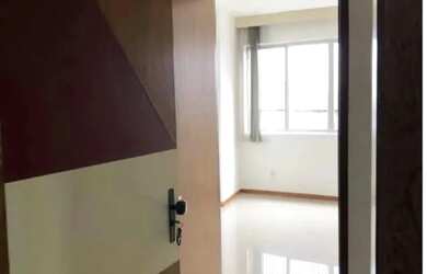 Imagem: O depósito possui 1 Vaga na garagem, 33m² de Área e está