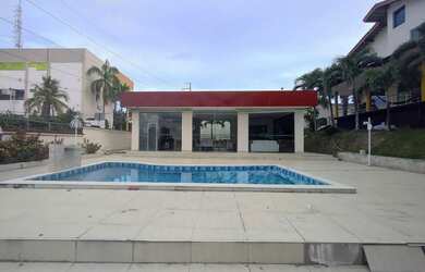 Imagem: A casa possui 5 Dormitórios, 5 Banheiros, 5 Vagas na garagem