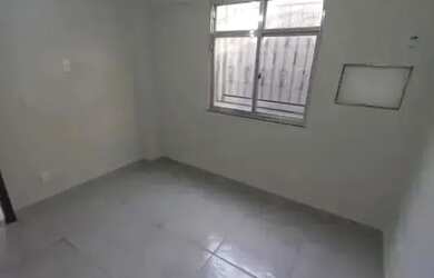 Imagem: A casa possui 2 Dormitórios e 1 Banheiro e está localizado