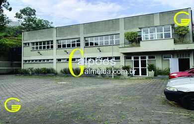 Imagem: O depósito possui 5 Vagas na garagem, 1.617m² de Área e