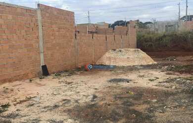 Imagem: O terreno à venda possui e está localizado em Jardim Bela