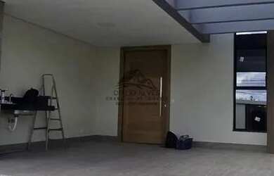 Imagem: A casa possui 3 Dormitórios, 2 Banheiros, 3 Vagas na garagem