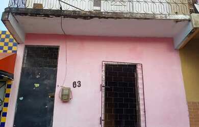 Imagem: A casa possui 2 Dormitórios, 1 Banheiro e está localizado