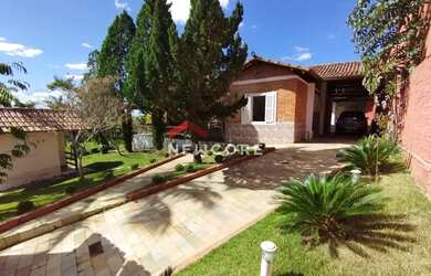 Imagem: A casa em condomínio possui 3 Dormitórios, 1 Banheiro, 3 Vagas