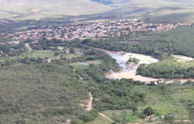Imagem: A chácara e está localizado em Montes Claros, MG à venda