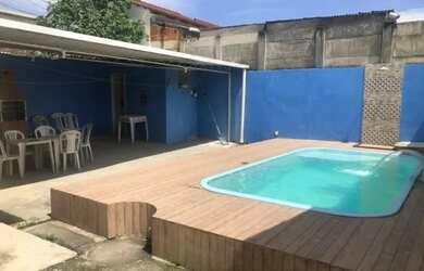 Imagem: A casa possui 2 Dormitórios, 2 Banheiros, 2 Vagas na garagem