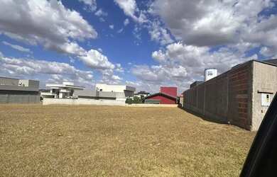 Imagem: O terreno possui 502m² de Área e está localizado em Vila