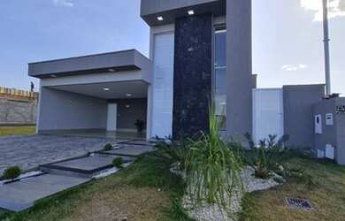 Imagem: A casa em condomínio possui 3 Dormitórios, 4 Banheiros, 4