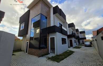 Imagem: A casa possui 3 Dormitórios, 3 Banheiros, 2 Vagas na garagem