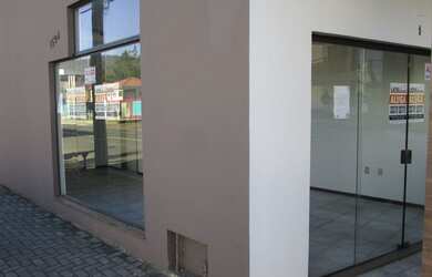 Imagem: O depósito possui 32m² de Área e está localizado em Centro