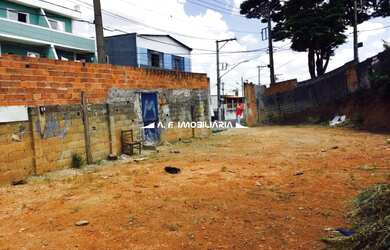 Imagem: O terreno possui 500m² de Área e está localizado em Lauzane