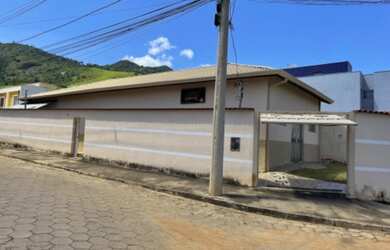 Imagem: O depósito possui 1 Vaga na garagem, 180m² de Área e está