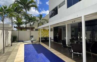 Imagem: A casa em condomínio possui 5 Dormitórios, 5 Banheiros, 3